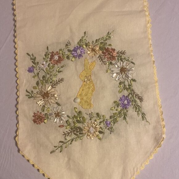 Easter Bunny with Wreath Table Runner Vintage Size 13x66 NWOT - Picture 3 of 6